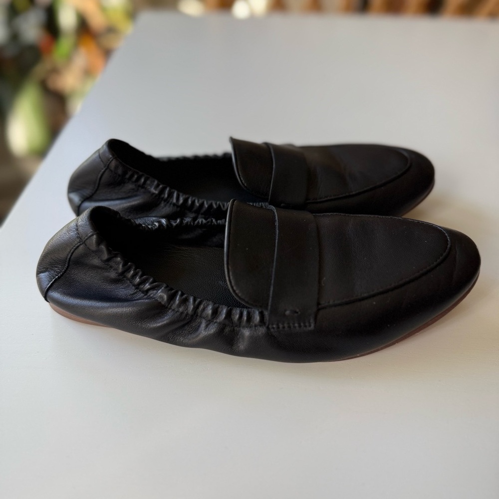 Quince Classic Black Leather Loafers - Picture 4 of 7